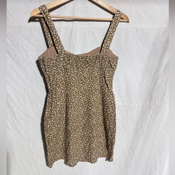 Princess Polly tan with white flower pattern Size 4 - Picture 8 of 8